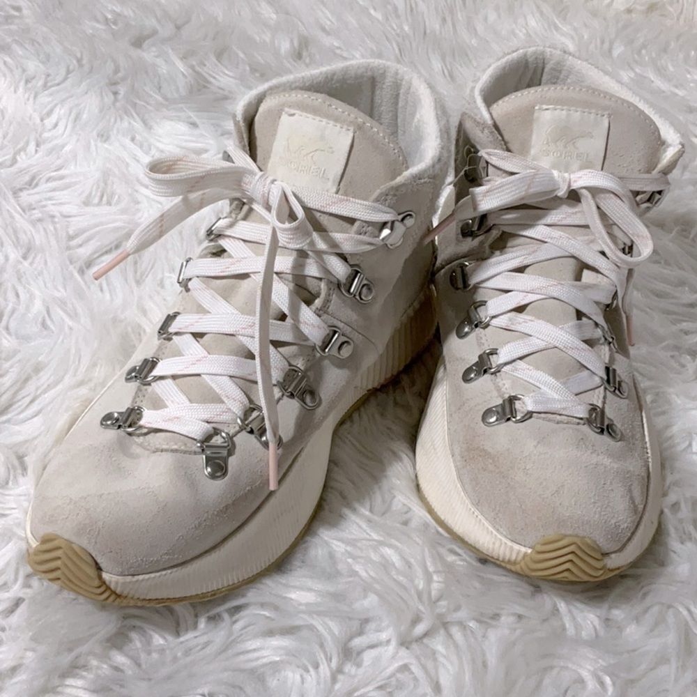 SOREL Out and About bootie NL4435-191 mix media lace up women’s sz 9.5